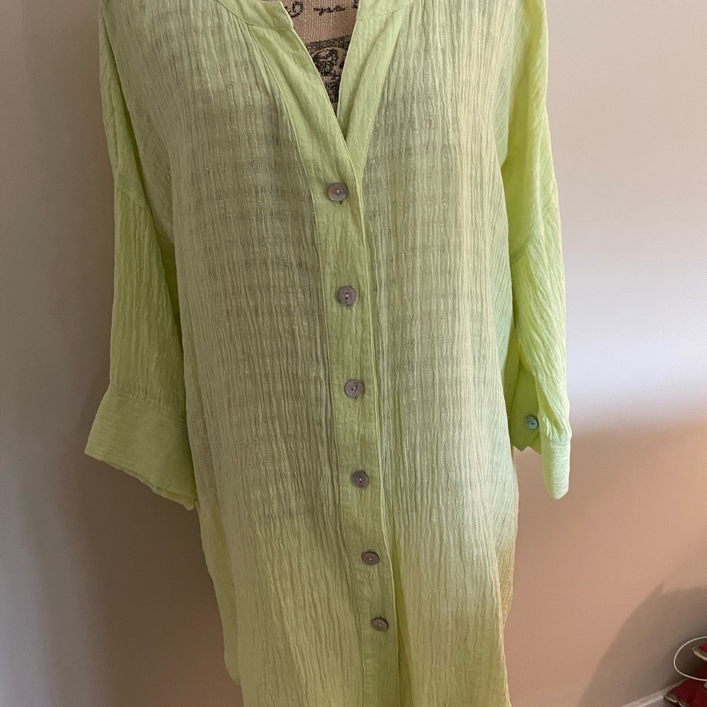 Item 9…Soft Surrounding tunic or coverup…LIME…1x…..32” length; 26 p to p…..